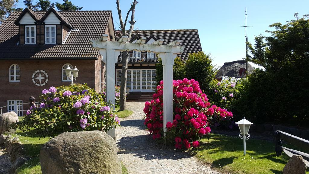 Nordsee "Haus Luttenblick" Whg.: Meeresrauschen Wyk auf Foehr Exterior photo